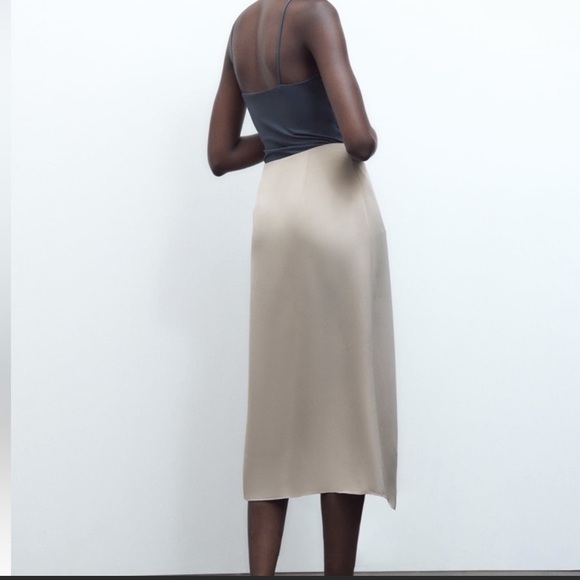 ZARA satin effect ruched skirt Champagne (small) - Picture 6 of 8